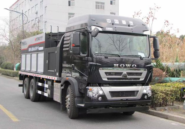 路面養護車