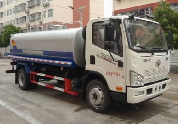 綠化噴灑車