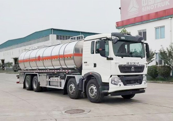鋁合金易燃液體罐式運(yùn)輸車